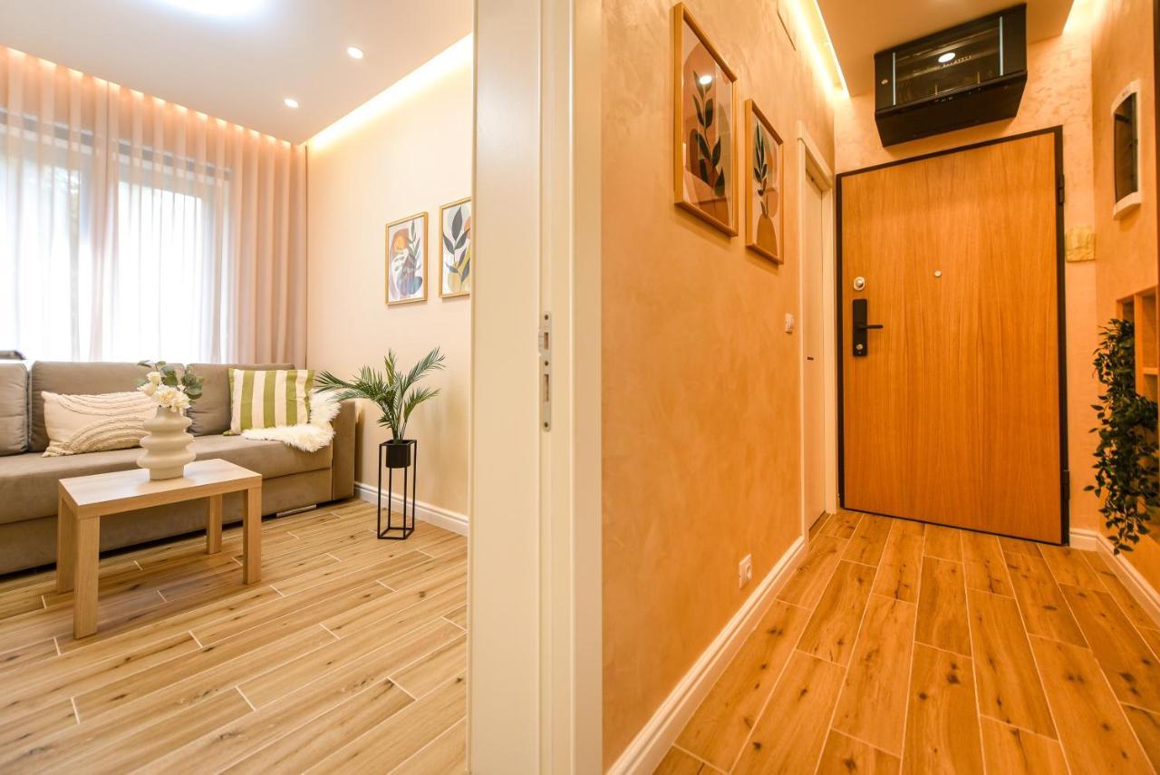 Green Leafy Brasov - Ideal 2 Bedroom Apartment Exterior photo